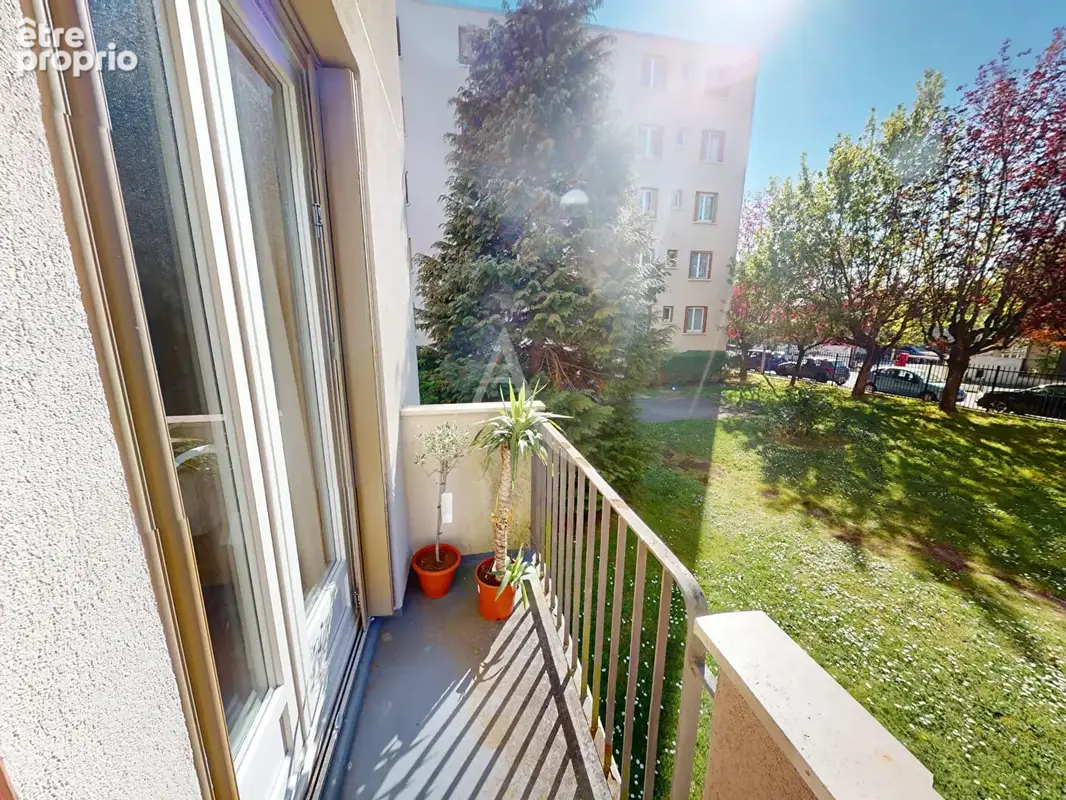 Le raincy ? 3 pièces rénové, balcon sur verdure ? à 5 minutes de la gare - photo 9