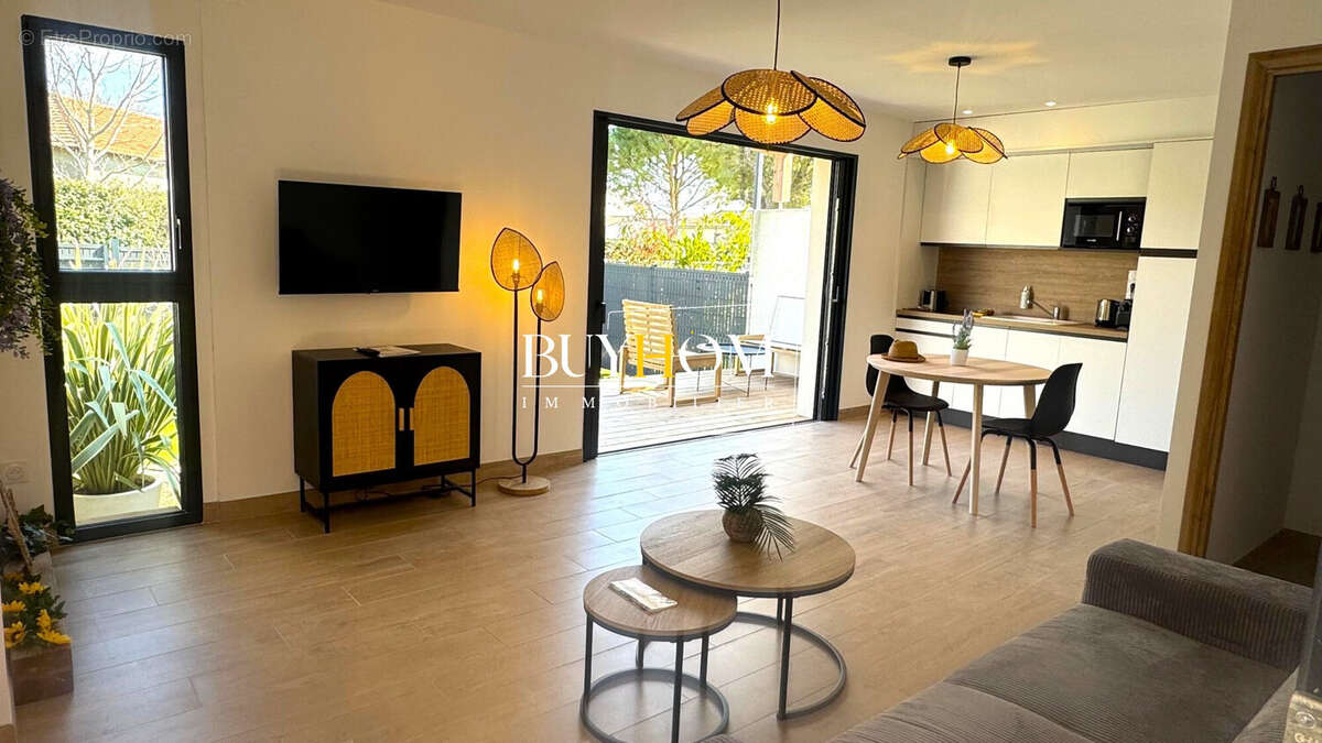 Maison à L&#039;ISLE-SUR-LA-SORGUE