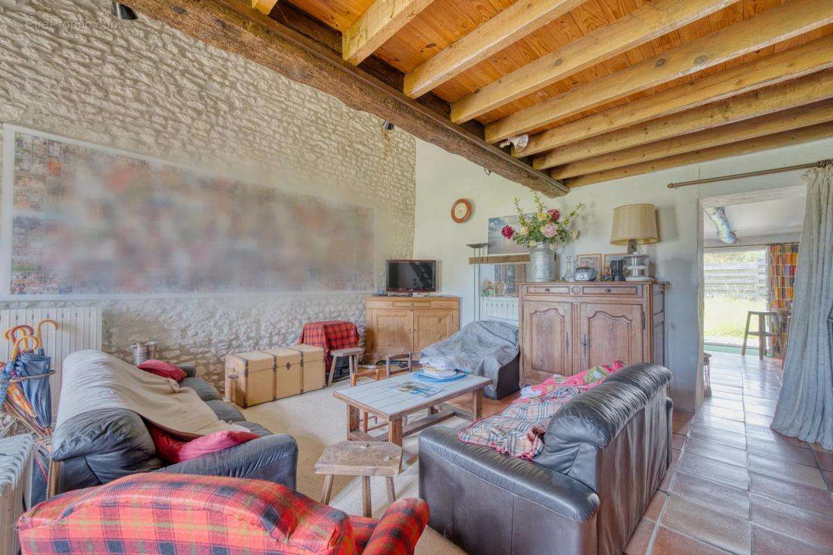 Authentique maison charentaise de 180 m² habitables avec piscine - photo 5