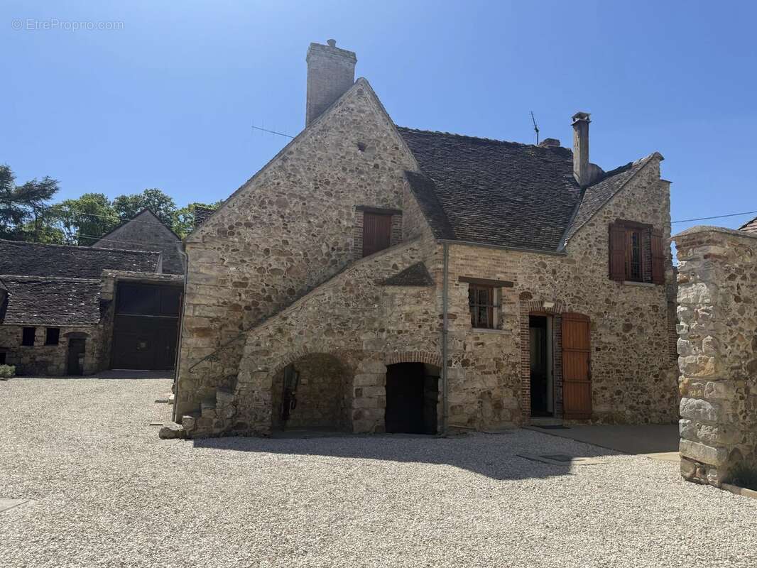 Maison à VILLEMANOCHE
