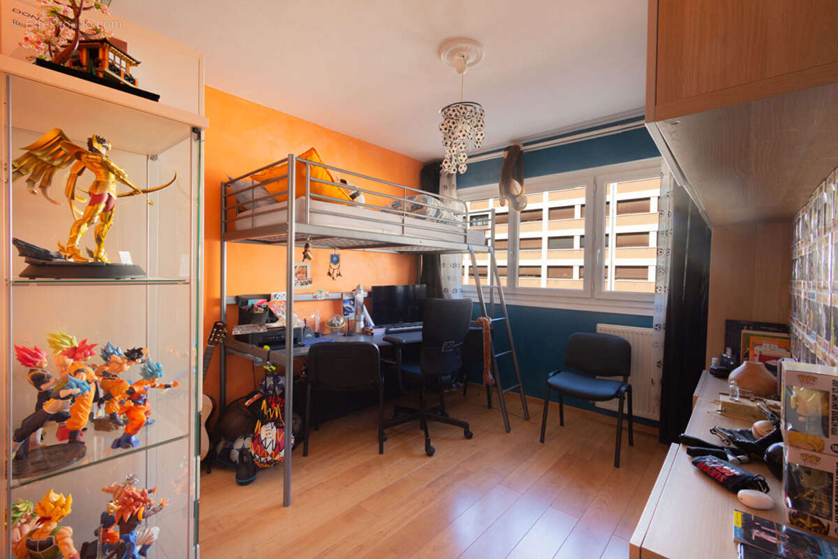 Appartement à MARSEILLE-2E