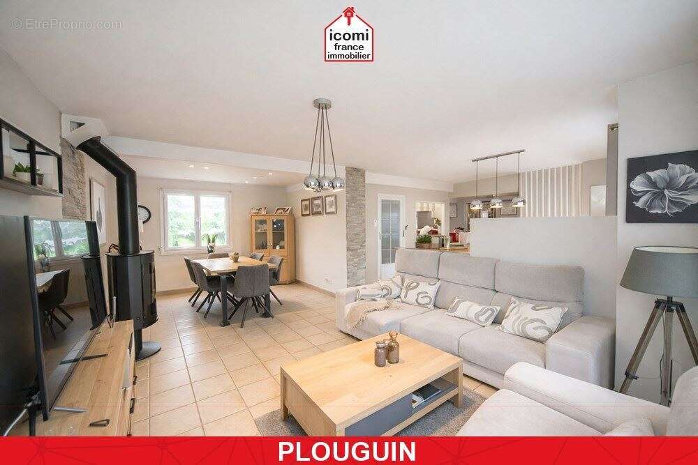 Maison à PLOUGUIN