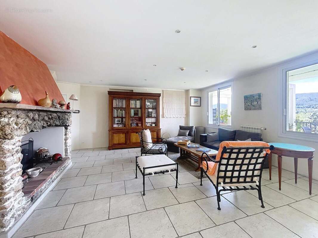 Photo 4 - Appartement à BAGNOLS-EN-FORET