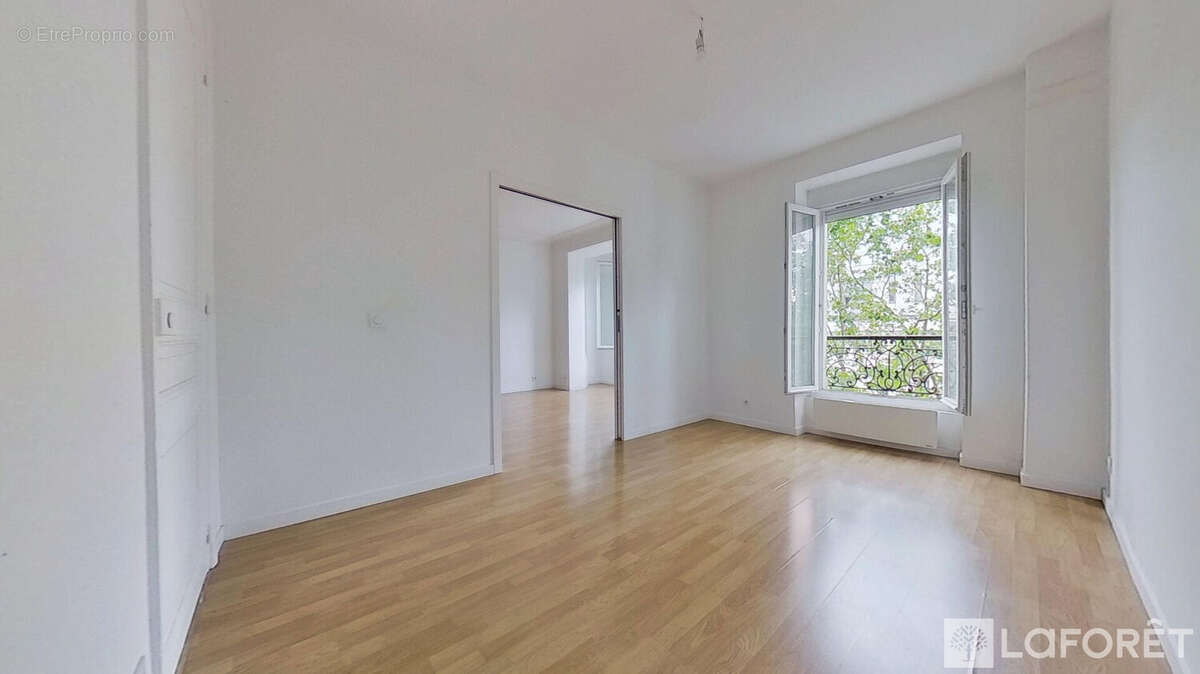 Appartement à PARIS-18E