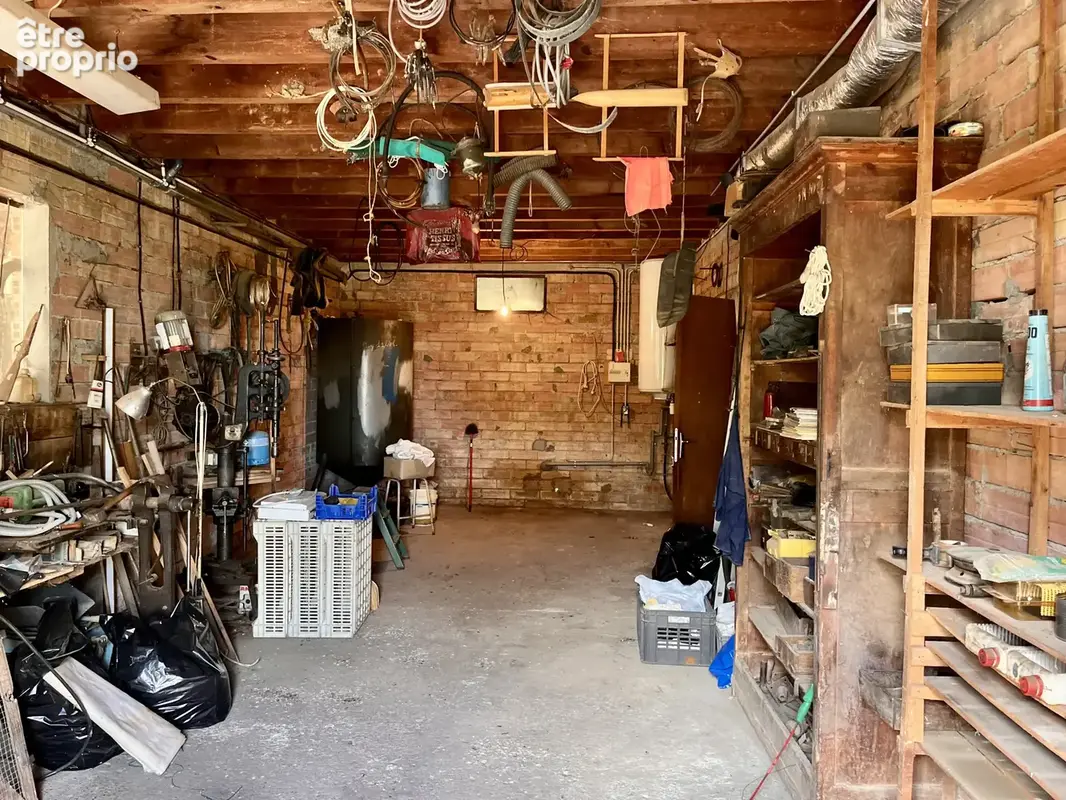 RAZES: Maison 6 pièces avec garages, ancienne cave et jardin - photo 15