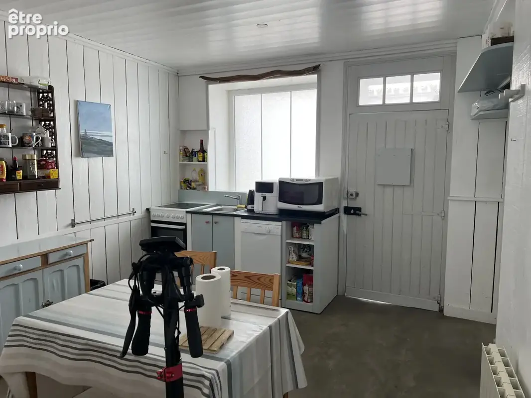 Ancien atelier complètement rénové dans le centre de Port Joinville - photo 3