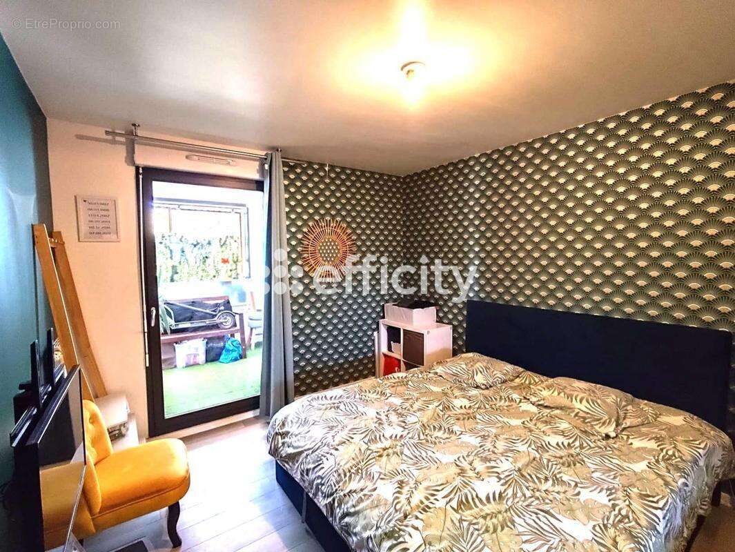 Appartement à SAINT-CYR-L'ECOLE