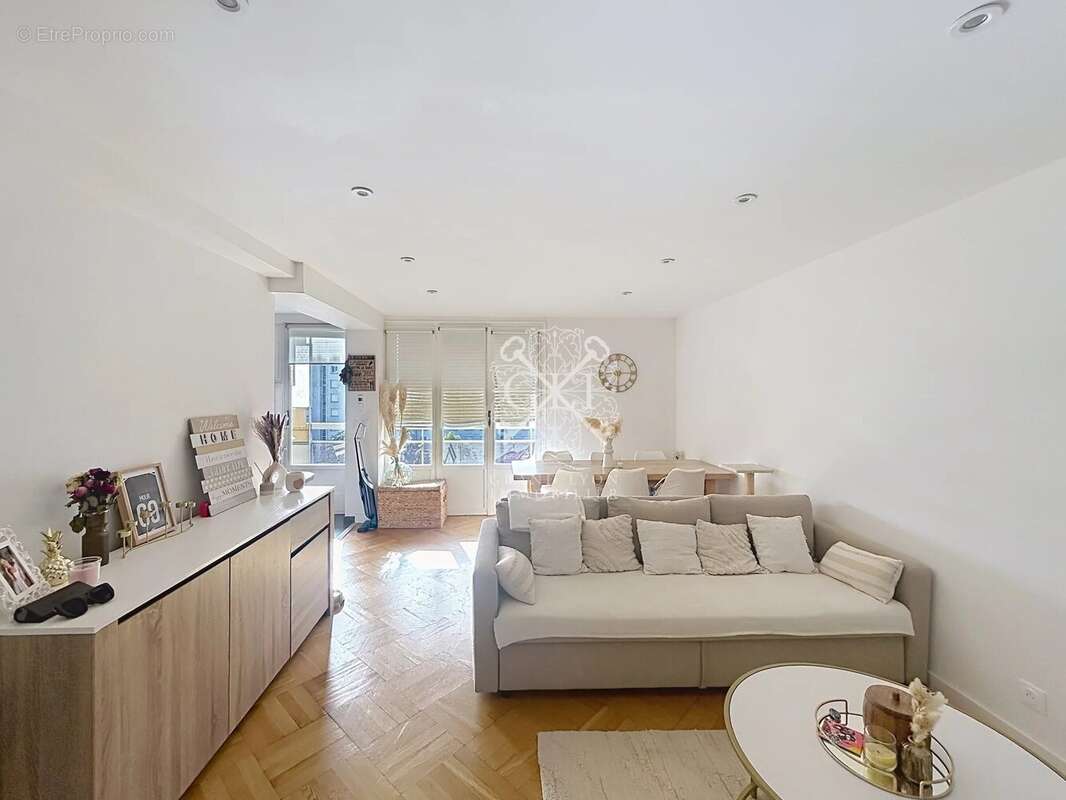 Appartement à SAINTE-FOY-LES-LYON