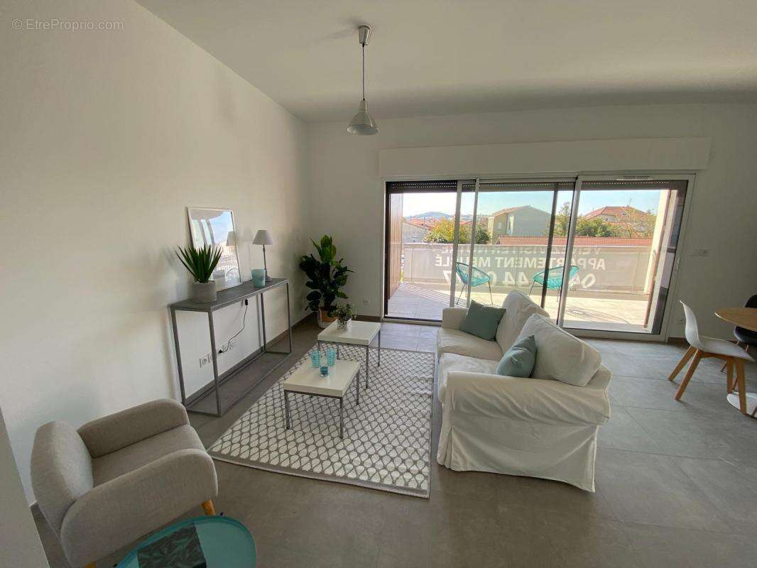 Appartement à LUZINAY