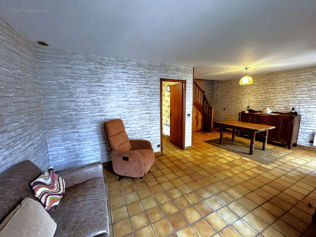 Maison à FEUCHEROLLES