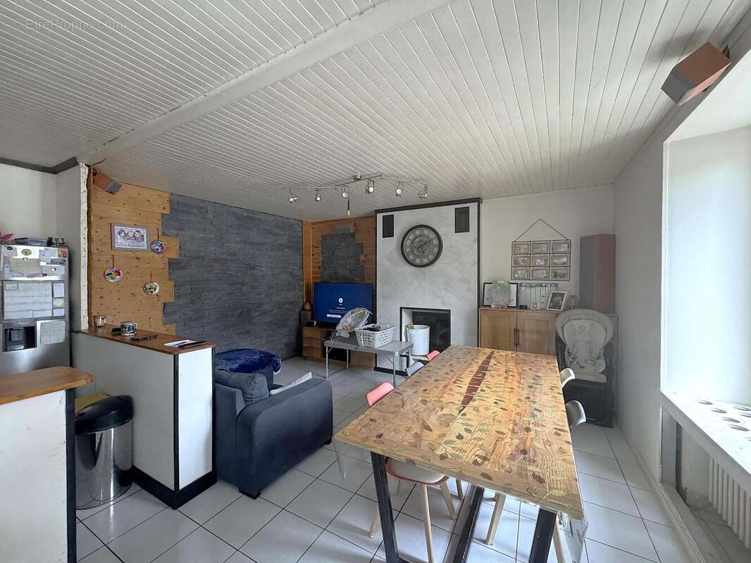   - Maison à SAINT-JACQUES-DE-THOUARS