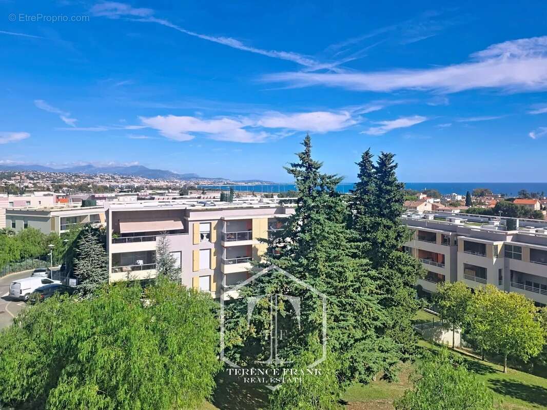 Appartement à VILLENEUVE-LOUBET