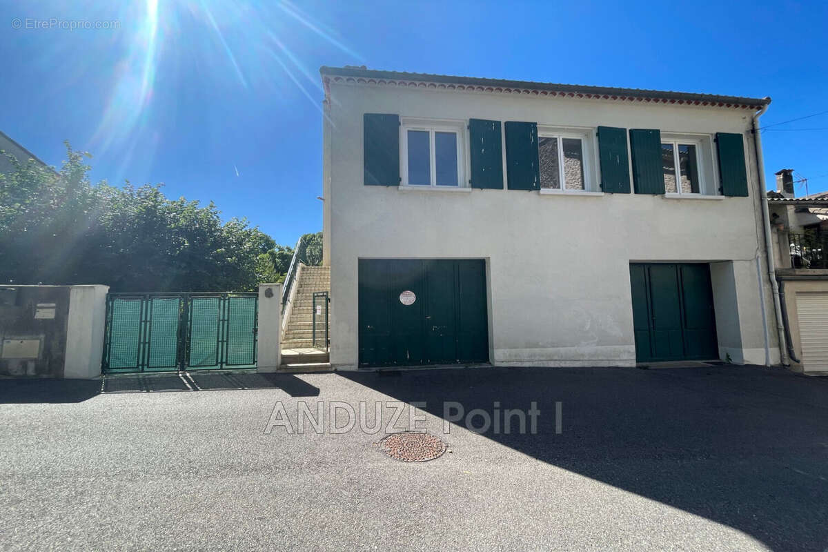 Maison 196 m² à Saint-Jean-Du-Gard  - photo 2