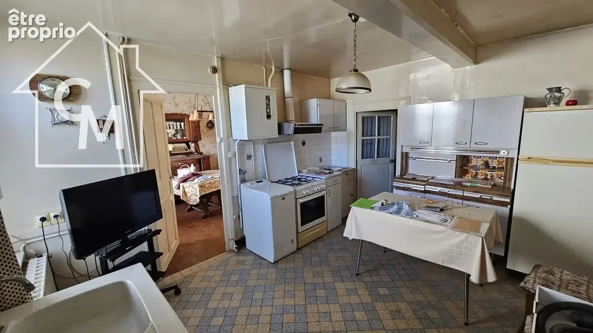 Maison de plain-pied à rénover avec dépendances et terrain de 309 m2 - photo 6