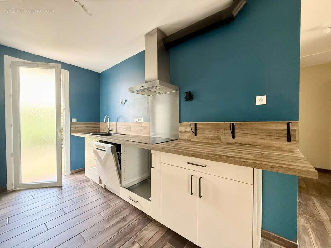 Maison à SAINT-CYR-SUR-MER