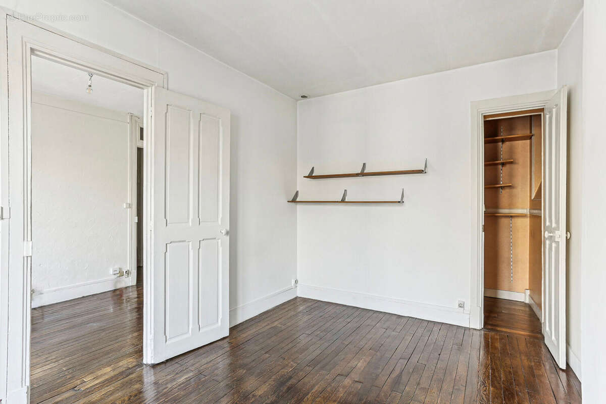 Appartement à LEVALLOIS-PERRET