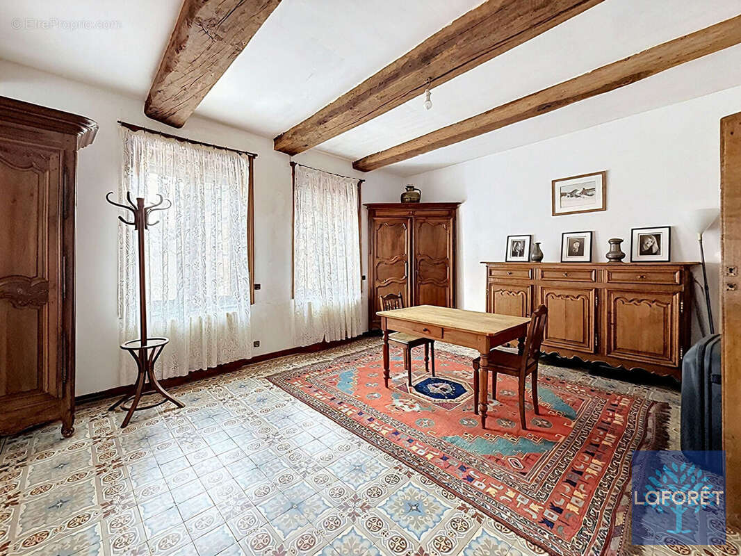 Magnifique maison avec stationnements et dépendances à Haspres - photo 7