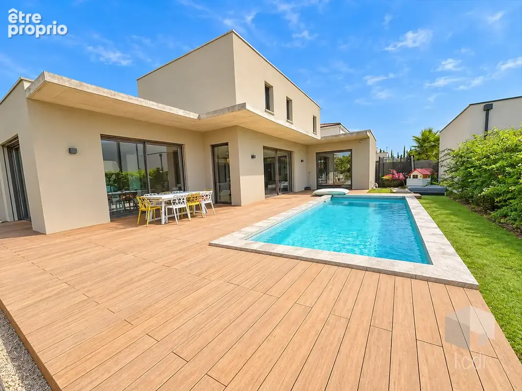 MONTELIMAR, maison de 195 m2, 4 chambres - photo 3