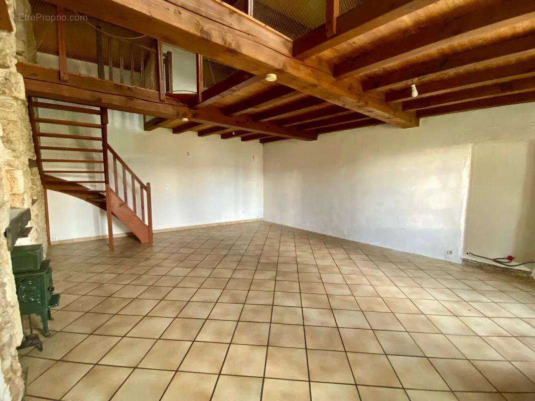 Maison à BOURCEFRANC-LE-CHAPUS