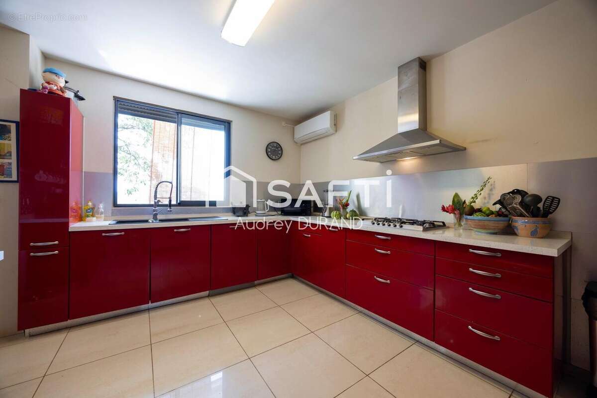 Photo 6 - Maison à REMIRE-MONTJOLY