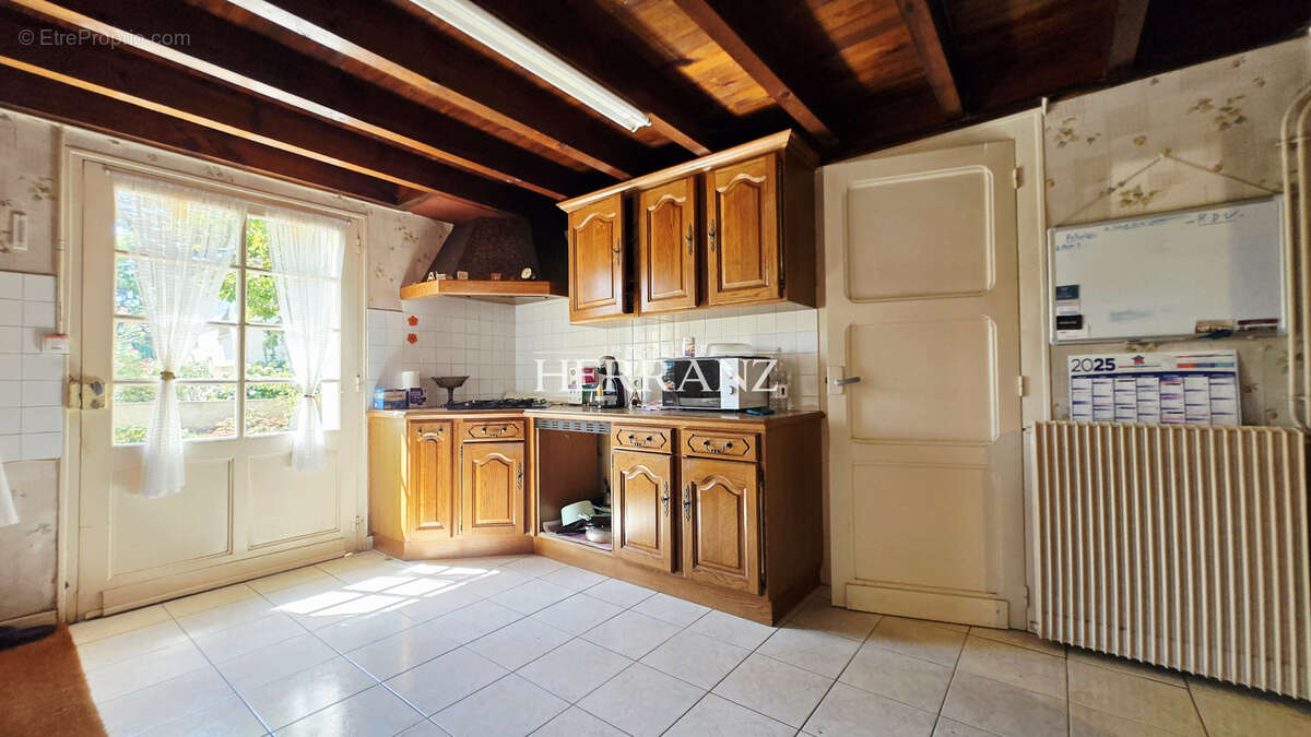 Maison en pierre - 139 m2 - Jardin et Garage - photo 3