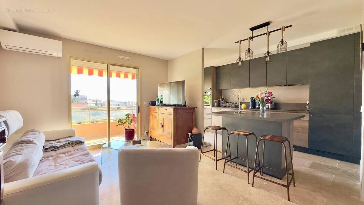 Appartement à LE CANNET