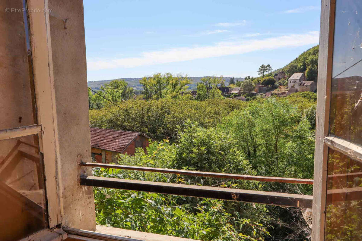 Maison à BEYNAC-ET-CAZENAC