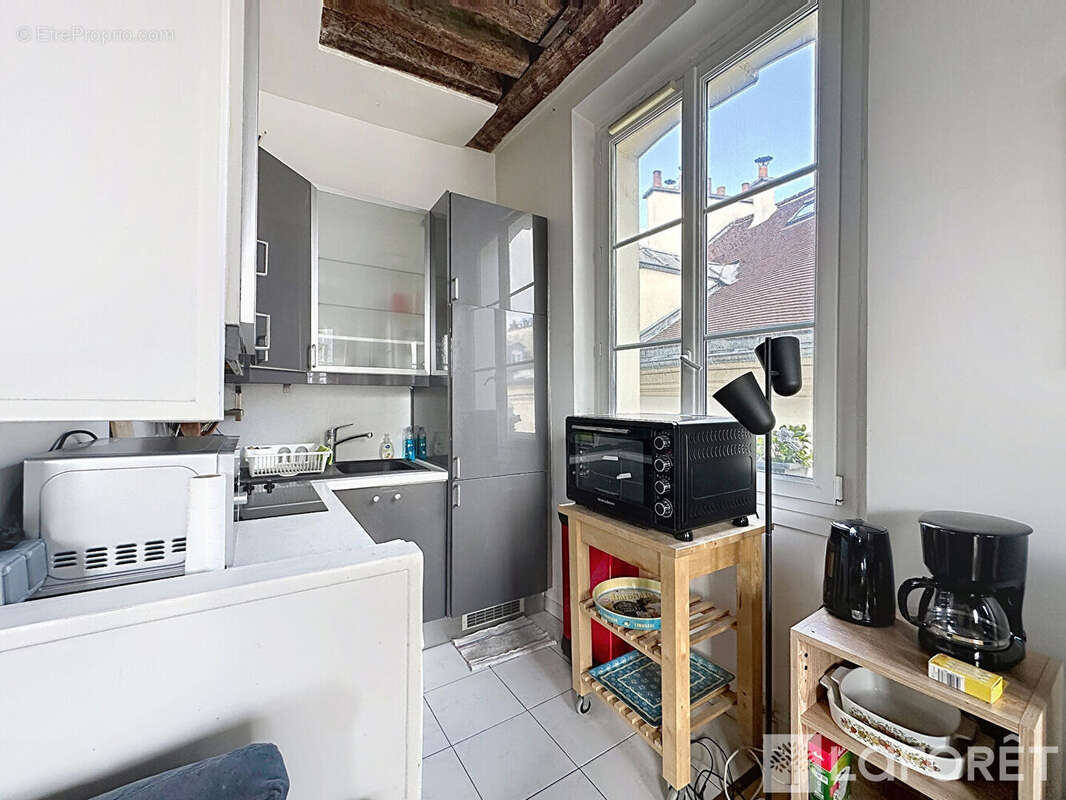 Appartement à PARIS-1E