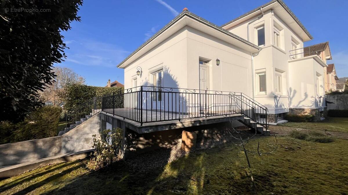 Maison à LA FRETTE-SUR-SEINE