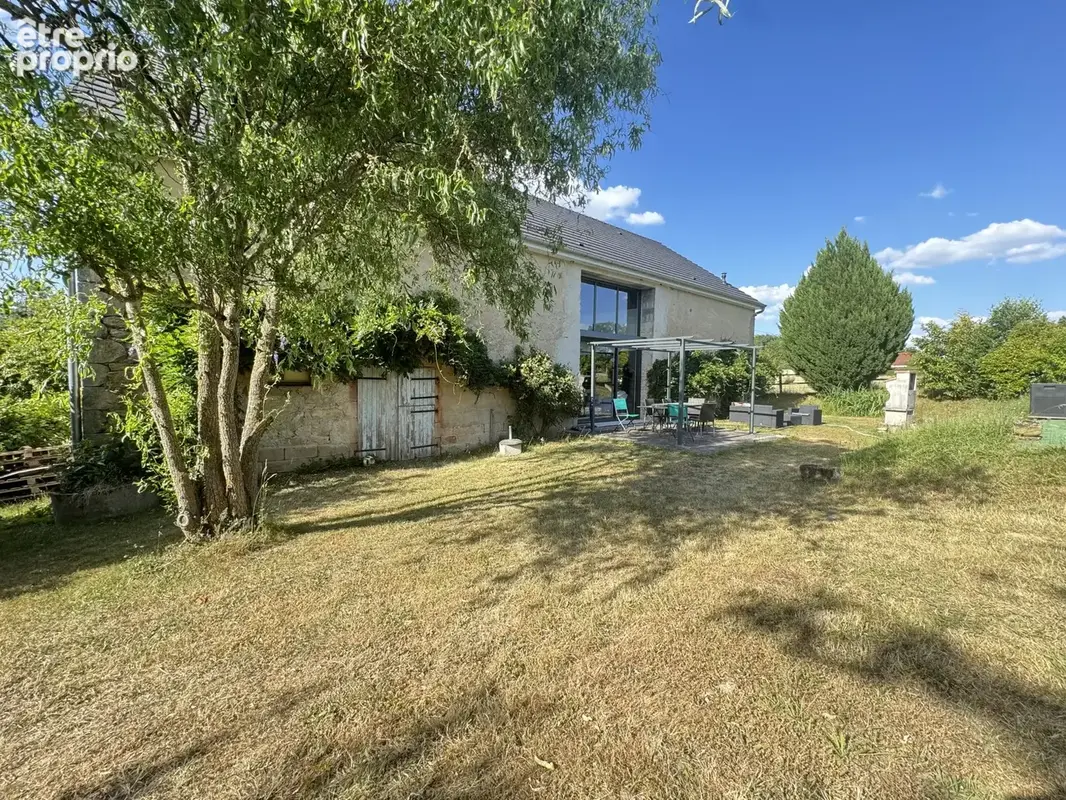 Maison 7 pièces 190 m² à vendre à Durdat-Larequille (03310) - photo 1