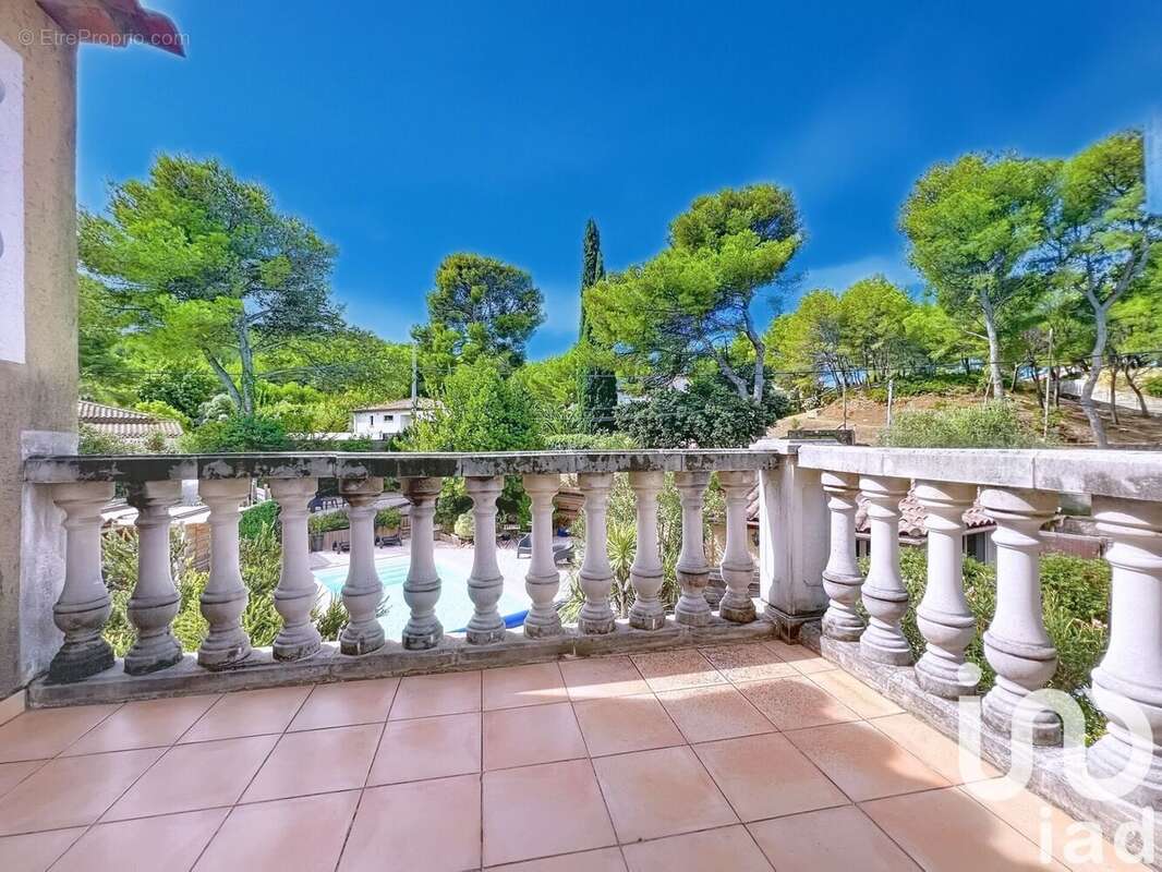 Photo 9 - Maison à SAINT-MITRE-LES-REMPARTS