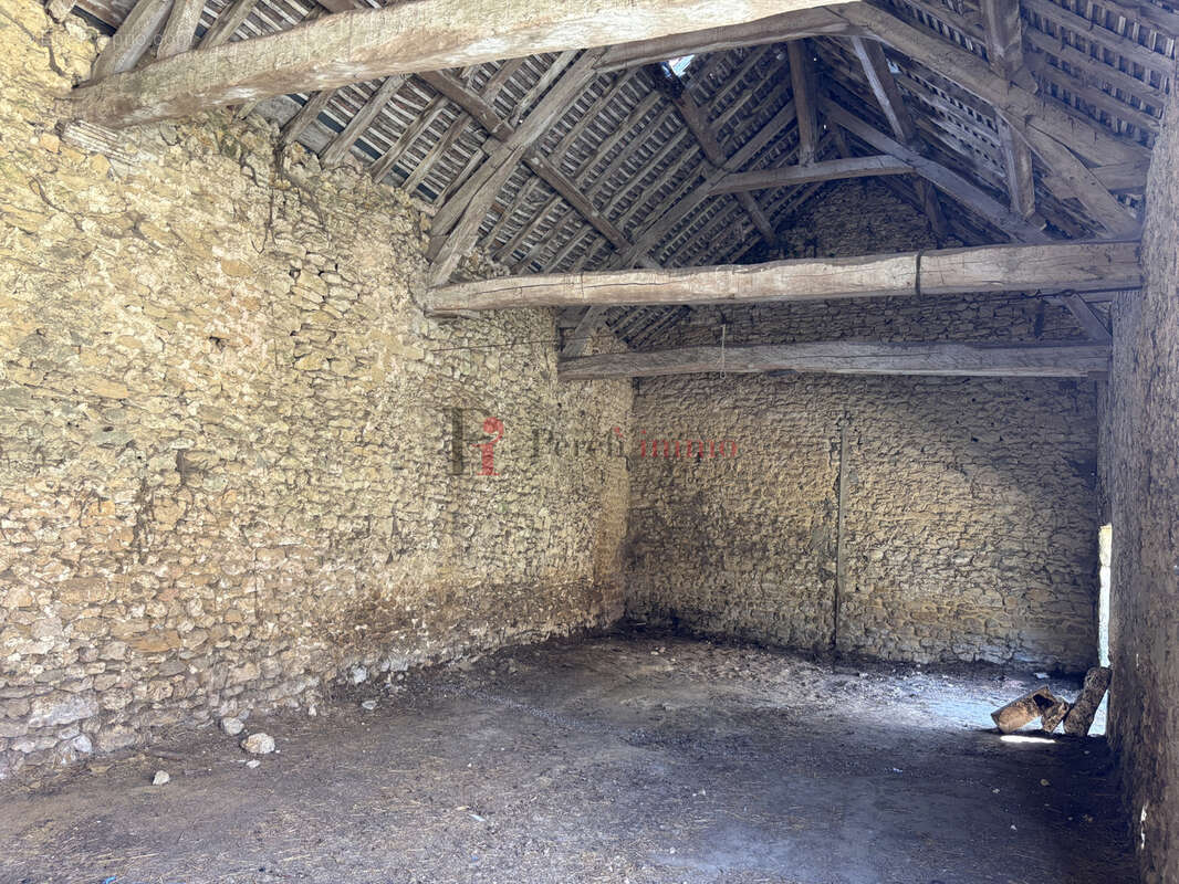 Corps de ferme a renover avec vue sur la campagne, entre belleme et mamers - photo 11