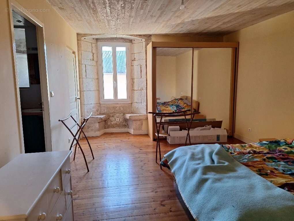 Maison à CHASSENEUIL-SUR-BONNIEURE