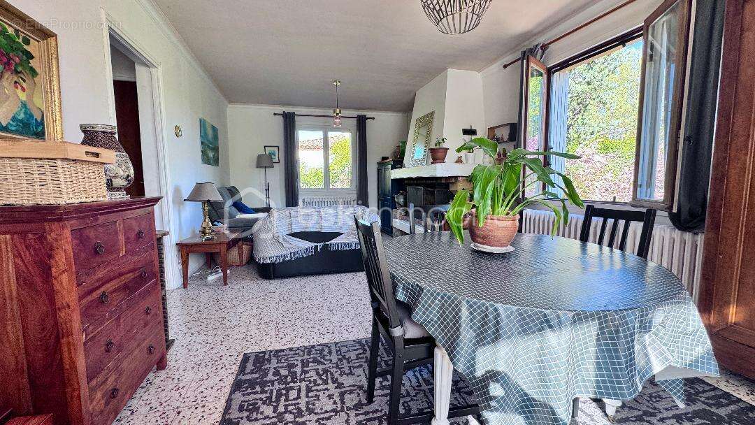 Achat Maison de 119m 4 chambres avec jardin arboré de 1390m²  La Celle (83170) - photo 5