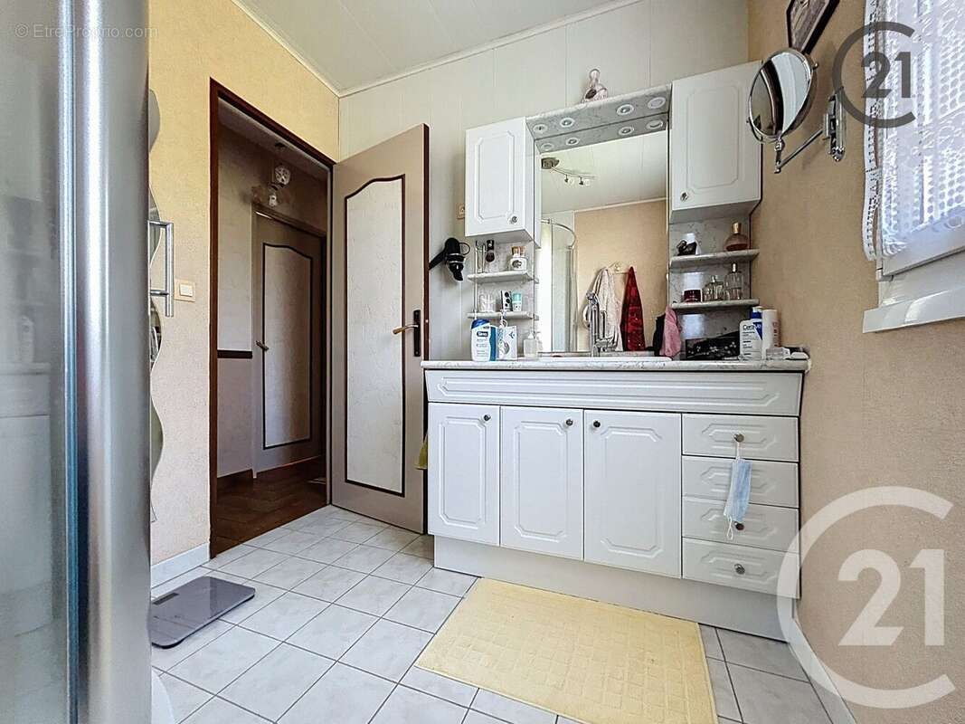 Maison à SAINT-GERMAIN-LAVAL