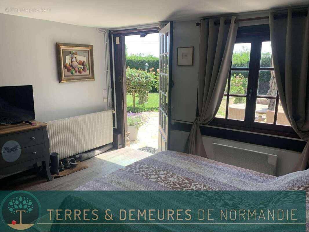 PAYS d'AUGE du CALVADOS, région CAMBREMER (14340) petite maison en clombages et 730 m2 de terrain - photo 15