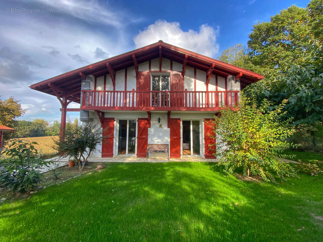 Maison à SAINT-PALAIS