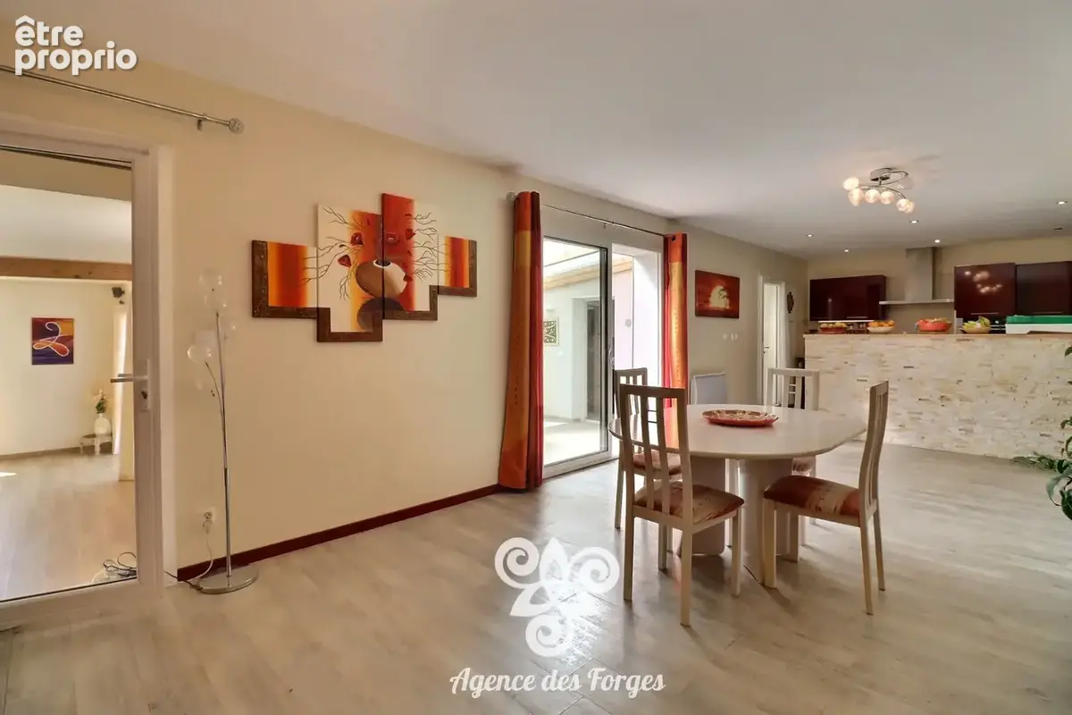 Maison de plain-pied de 203m² - 4 chambres + bureau - Le Landreau - photo 9