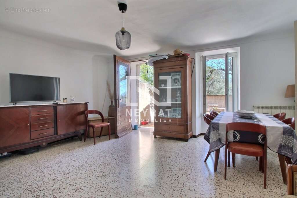 FAYENCE - Maison 150m² - Environnement privilégié - Très beau terrain - photo 11