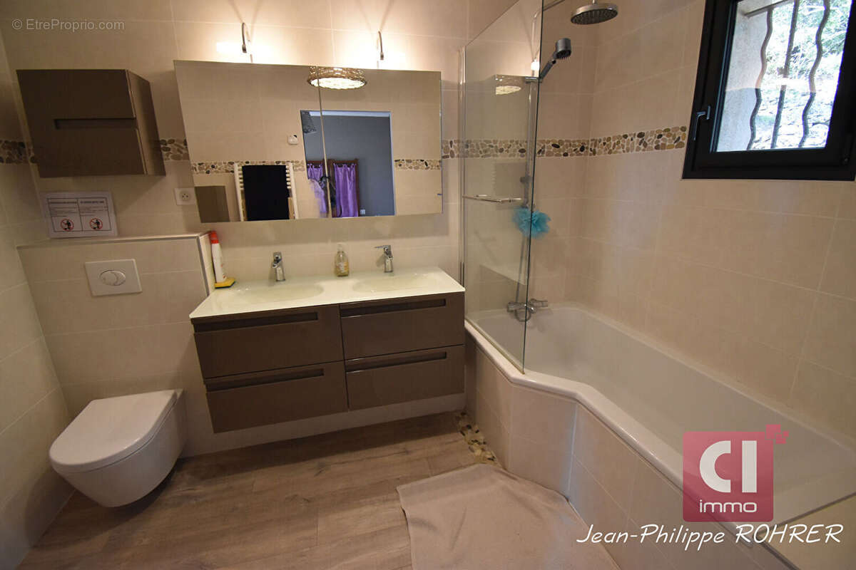 Maison à SAINTE-ANASTASIE-SUR-ISSOLE