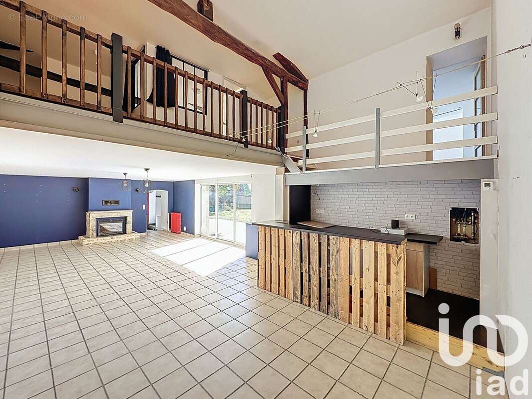 Maison 179 m² à Maille  - photo 3