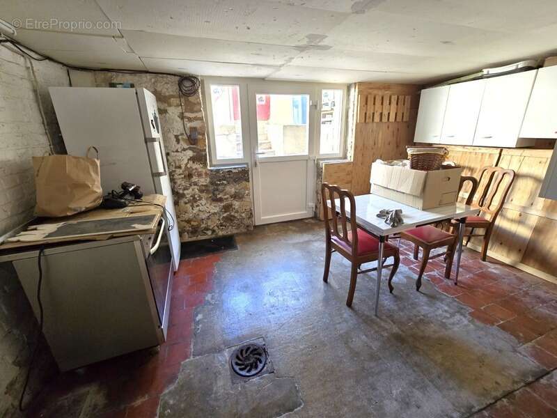 HIRSON (02) -  Vente maison avec 4 chambres , cour  et terrain - photo 6