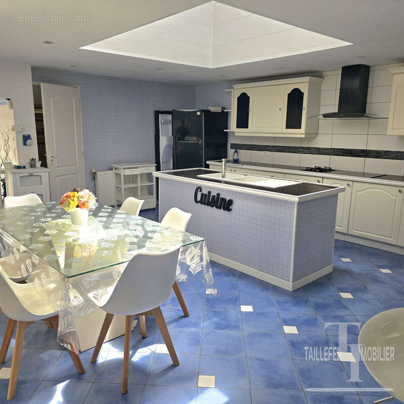 Maison 173 m² à Boulazac  - photo 4