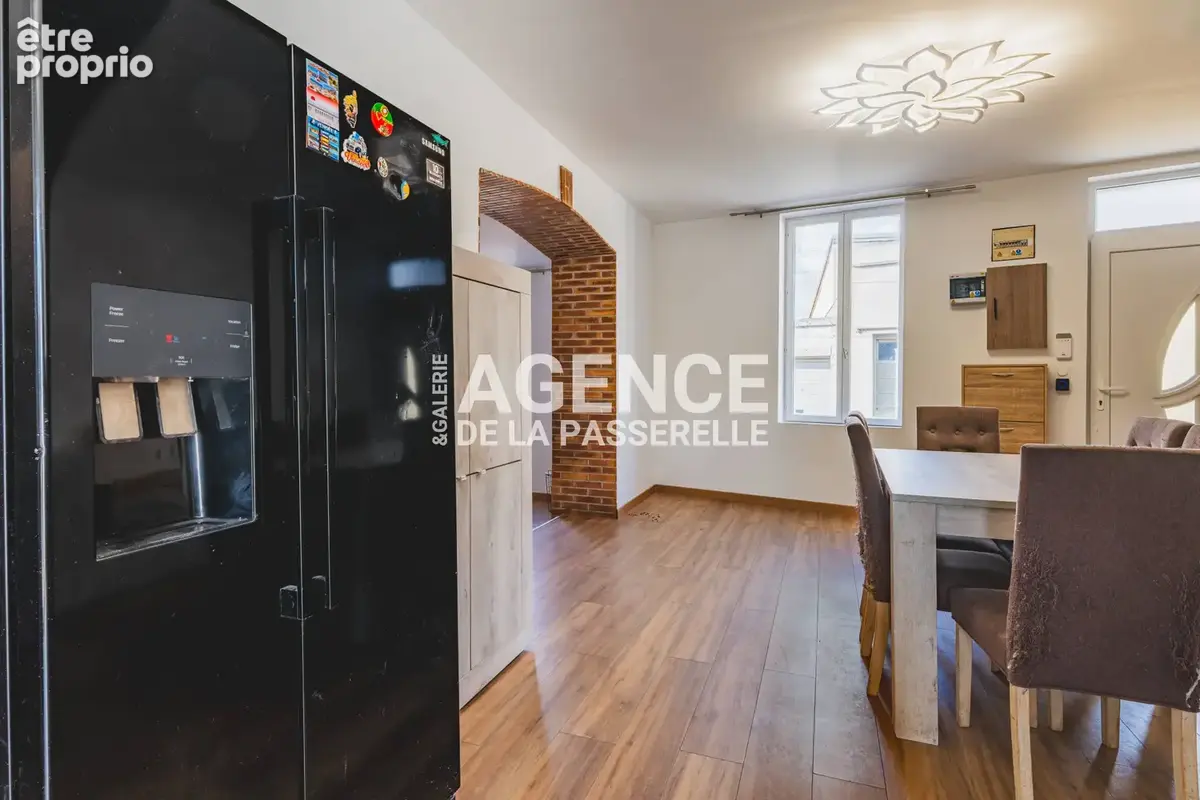 Maison rénovée de 118m2, 4 chambres, jardin et piscine. - photo 6