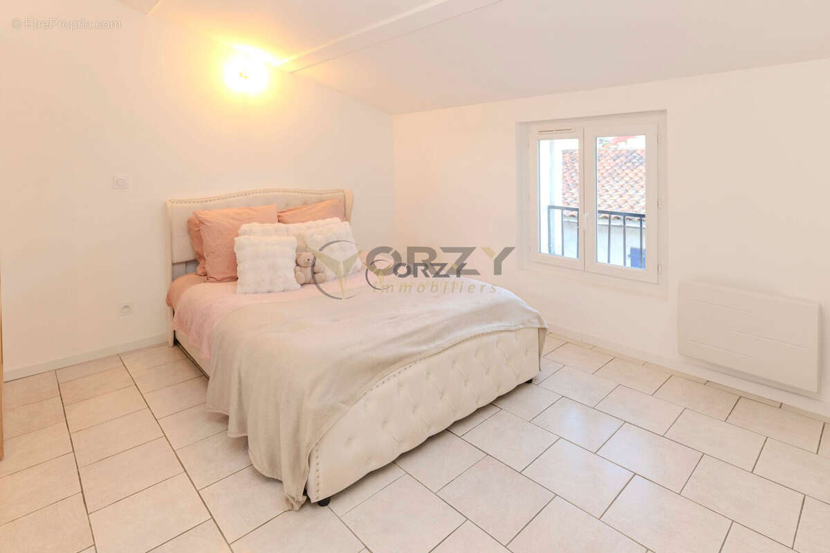 Maison à JONQUIERES-SAINT-VINCENT