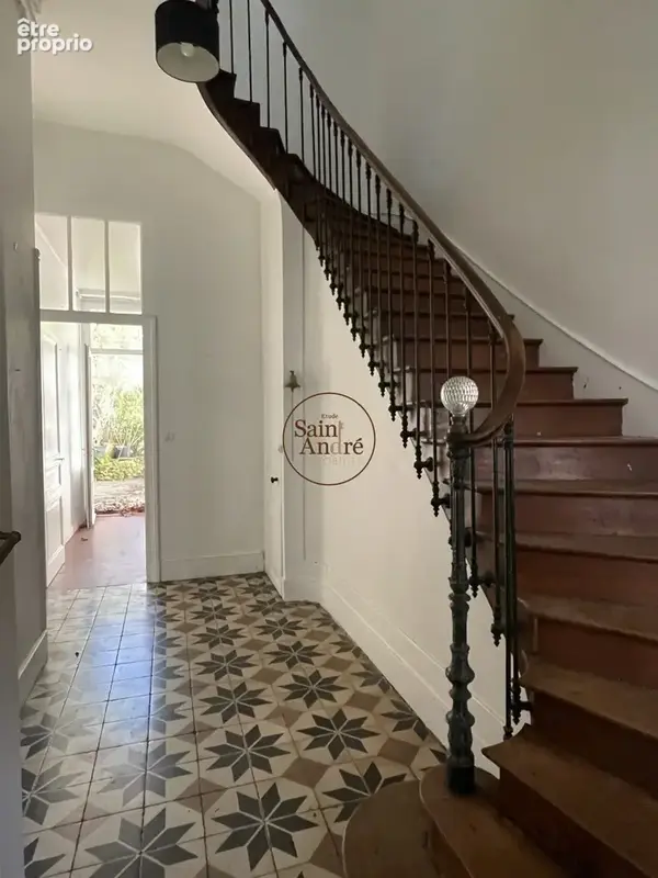 Maison 208 m² à Angouleme  - photo 4