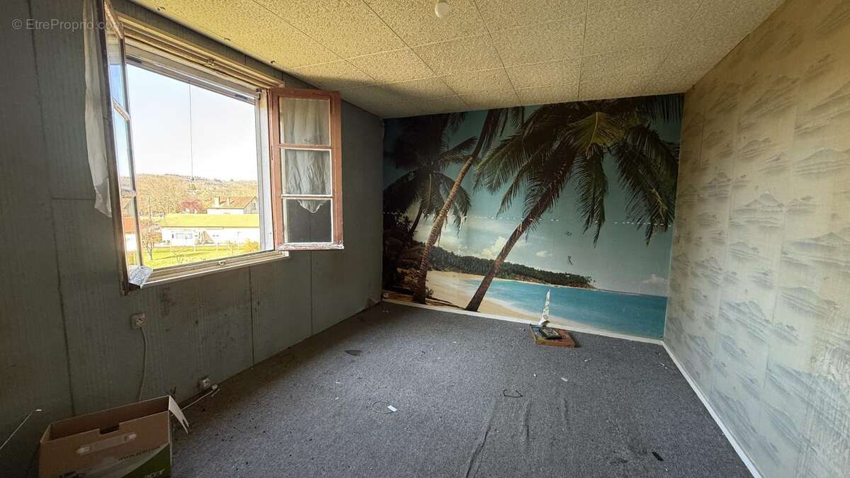 Maison à SAINT-PARDOUX-LA-RIVIERE