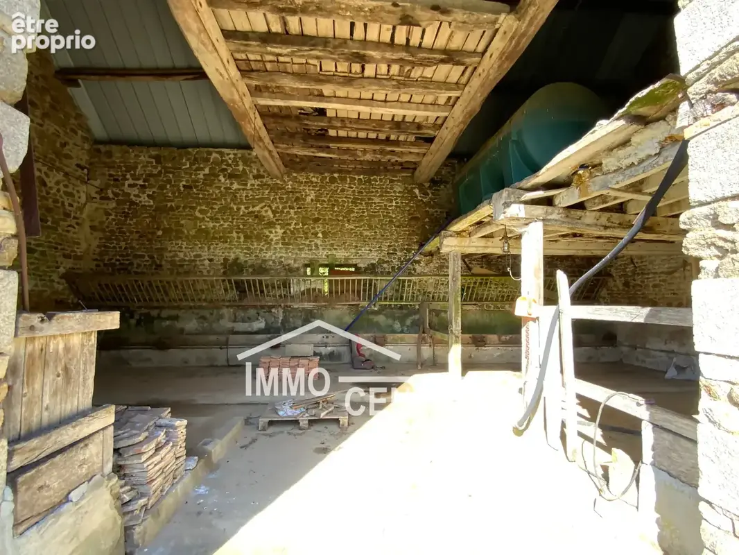 Longère à rénover et dépendances sur 5600m2 de terrain - photo 23