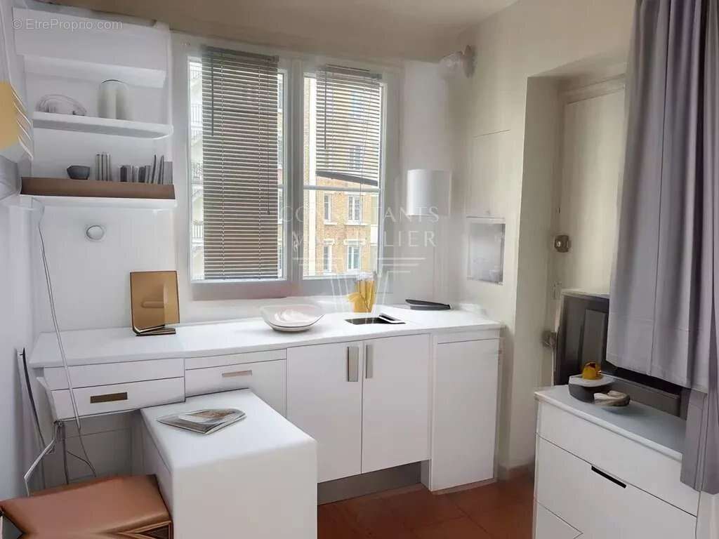 Appartement à PARIS-17E