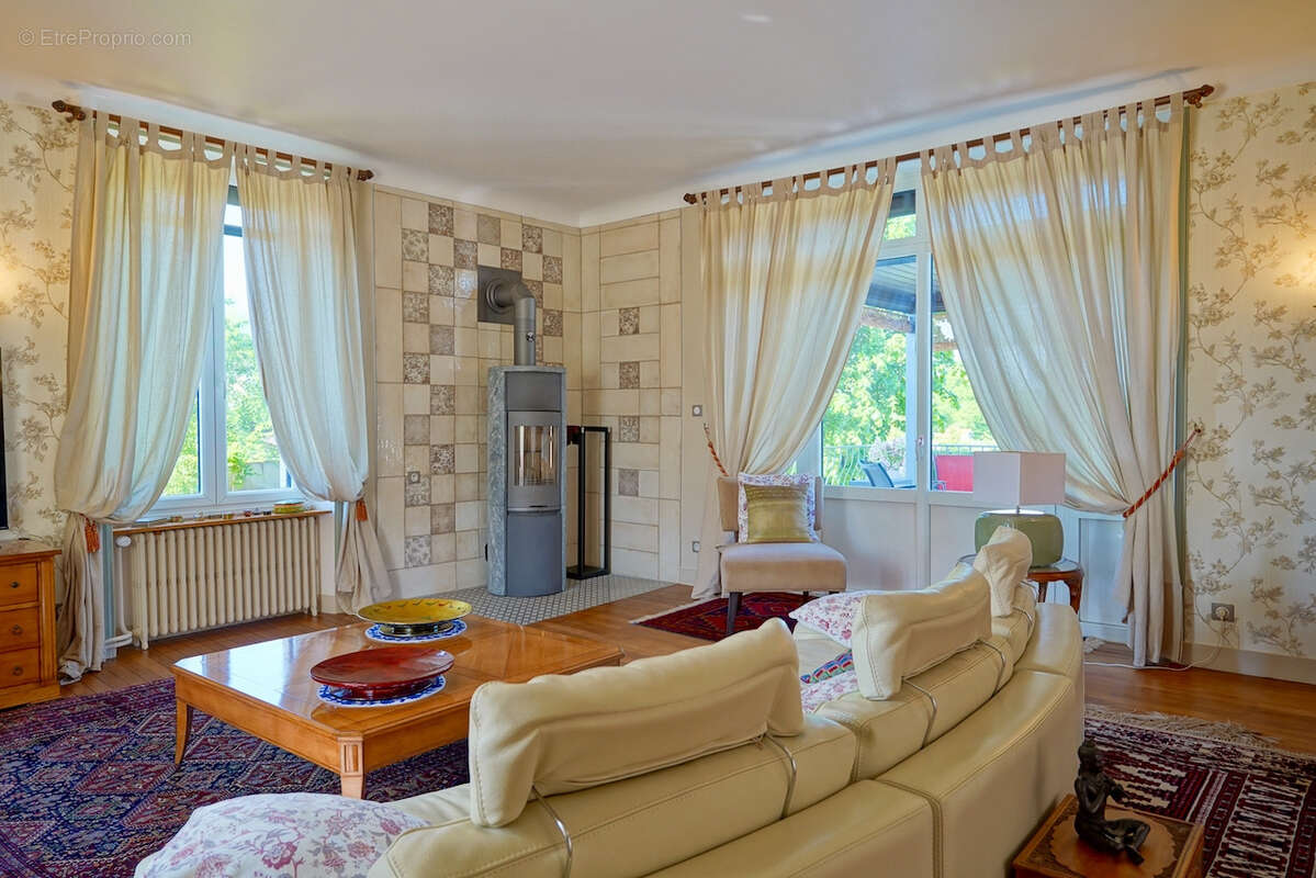 Maison à LA CHAPELLE-SAINT-LAURENT